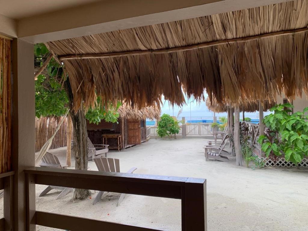 The Bounty Hotel Caye Caulker Exterior foto