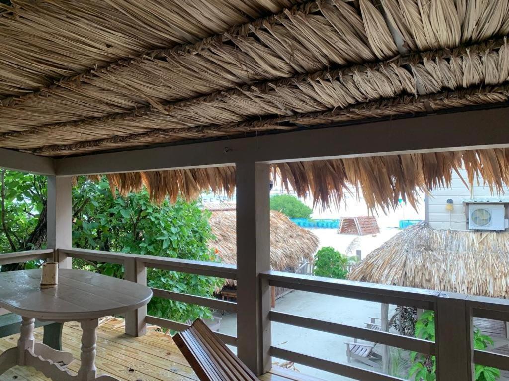 The Bounty Hotel Caye Caulker Exterior foto